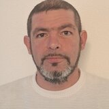 Caut partenera